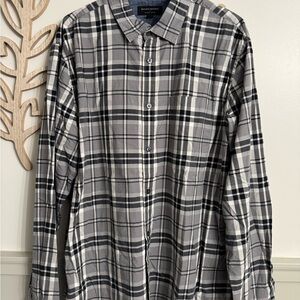 Banana Republic Button Down Shirt Untucked Fit Plaid Grey and Black Mens Size XL